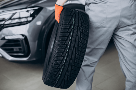 Can You Change a Tyre on the Motorway: Legal Advice & Road Safety Tips - autopump