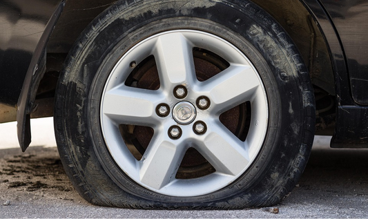 Why Does Your Car Tyre Wear Out On the Middle First: Common Causes & Fixes