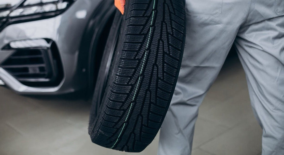 Can You Change a Tyre on the Motorway: Legal Advice & Road Safety Tips - autopump