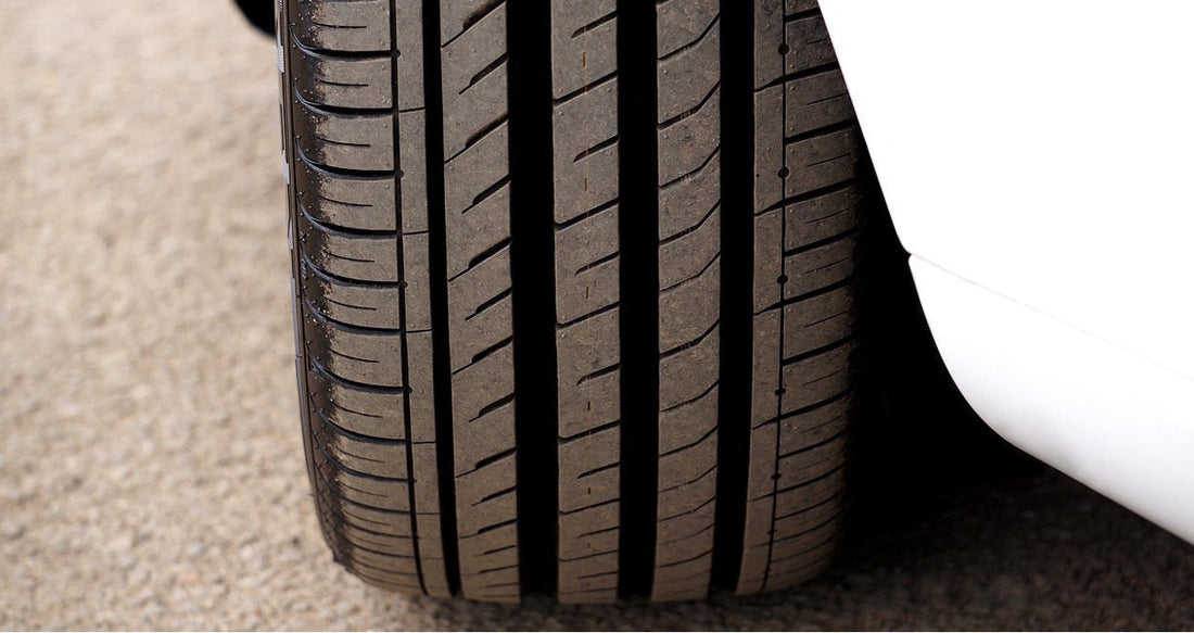 Why Does Your Car Tyre Wear Out On the Outside Edge First: Common Causes & Fixes