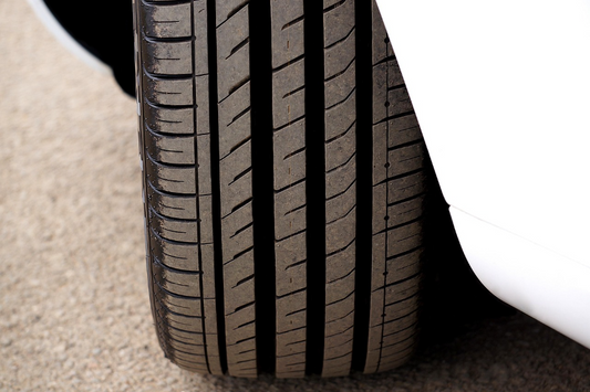 Why Does Your Car Tyre Wear Out On the Outside Edge First: Common Causes & Fixes